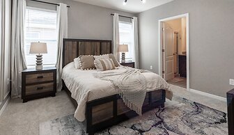 7660oml-solterra Resort 5 Bedroom Home by RedAwning