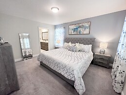 Balmoral Resort-162kb 4 Bedroom Home by RedAwning