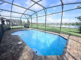 Balmoral Resort-162kb 4 Bedroom Home by RedAwning