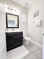 Balmoral Resort-162kb 4 Bedroom Home by RedAwning