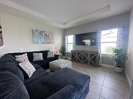 Balmoral Resort-162kb 4 Bedroom Home by RedAwning