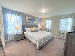 Balmoral Resort-162kb 4 Bedroom Home by RedAwning