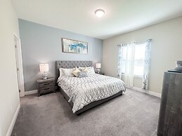 Balmoral Resort-162kb 4 Bedroom Home by RedAwning