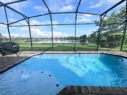 Balmoral Resort-162kb 4 Bedroom Home by RedAwning