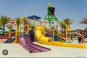 Balmoral Resort-162kb 4 Bedroom Home by RedAwning