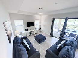 Balmoral Resort-179mm 4 Bedroom Home by RedAwning