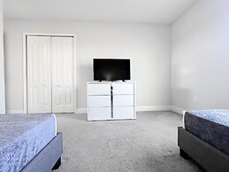 Balmoral Resort-179mm 4 Bedroom Home by RedAwning