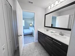 Balmoral Resort-179mm 4 Bedroom Home by RedAwning