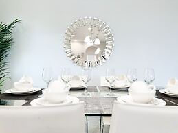 Balmoral Resort-179mm 4 Bedroom Home by RedAwning