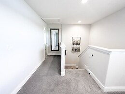 Balmoral Resort-179mm 4 Bedroom Home by RedAwning