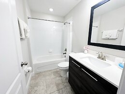 Balmoral Resort-179mm 4 Bedroom Home by RedAwning