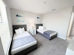 Balmoral Resort-179mm 4 Bedroom Home by RedAwning