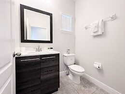 Balmoral Resort-179mm 4 Bedroom Home by RedAwning