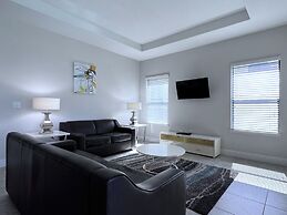 Balmoral Resort-186kb 5 Bedroom Home by RedAwning