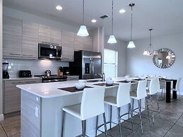 Balmoral Resort-186kb 5 Bedroom Home by RedAwning