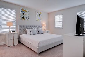 Balmoral Resort-198kb 4 Bedroom Home by RedAwning