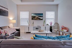 Balmoral Resort-198kb 4 Bedroom Home by RedAwning