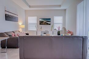 Balmoral Resort-198kb 4 Bedroom Home by RedAwning