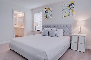 Balmoral Resort-198kb 4 Bedroom Home by RedAwning