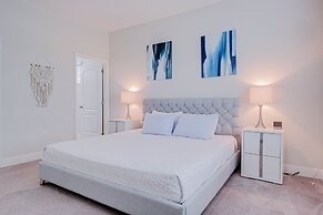 Balmoral Resort-198kb 4 Bedroom Home by RedAwning