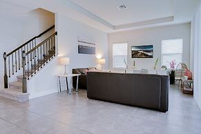 Balmoral Resort-198kb 4 Bedroom Home by RedAwning