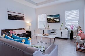 Balmoral Resort-198kb 4 Bedroom Home by RedAwning