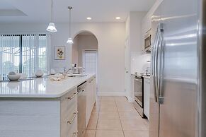 Balmoral Resort-198kb 4 Bedroom Home by RedAwning