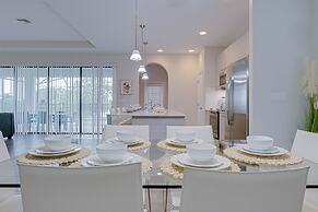 Balmoral Resort-198kb 4 Bedroom Home by RedAwning