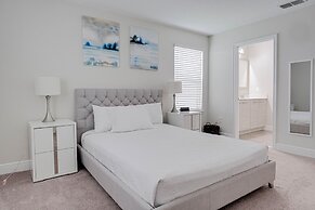 Balmoral Resort-198kb 4 Bedroom Home by RedAwning