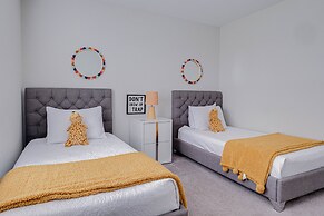 Balmoral Resort-198kb 4 Bedroom Home by RedAwning