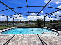 Balmoral Resort-140aa 5 Bedroom Home by RedAwning