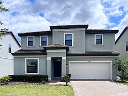 Balmoral Resort-140aa 5 Bedroom Home by RedAwning