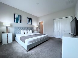 Balmoral Resort-140aa 5 Bedroom Home by RedAwning