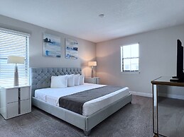 Balmoral Resort-140aa 5 Bedroom Home by RedAwning