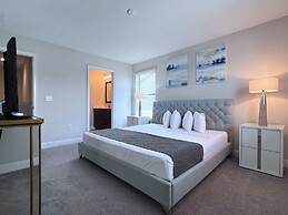 Balmoral Resort-140aa 5 Bedroom Home by RedAwning