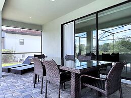 Balmoral Resort-140aa 5 Bedroom Home by RedAwning