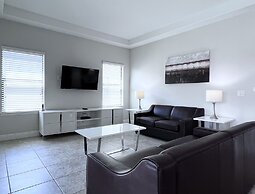 Balmoral Resort-140aa 5 Bedroom Home by RedAwning