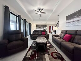 Balmoral Resort-158kb 4 Bedroom Home by RedAwning