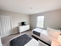 Balmoral Resort-158kb 4 Bedroom Home by RedAwning