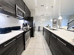 Balmoral Resort-158kb 4 Bedroom Home by RedAwning