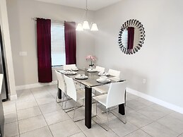 Balmoral Resort-158kb 4 Bedroom Home by RedAwning