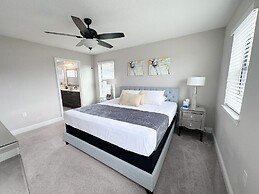 Balmoral Resort-158kb 4 Bedroom Home by RedAwning