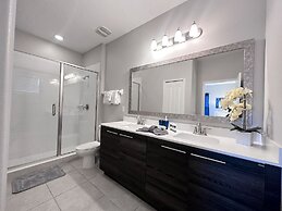 Balmoral Resort-158kb 4 Bedroom Home by RedAwning