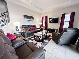 Balmoral Resort-158kb 4 Bedroom Home by RedAwning