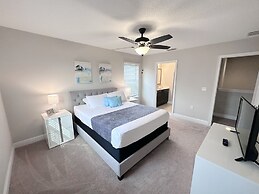 Balmoral Resort-158kb 4 Bedroom Home by RedAwning