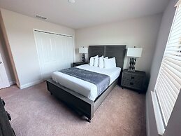 Balmoral Resort-202kb 6 Bedroom Home by RedAwning