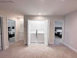 Balmoral Resort-202kb 6 Bedroom Home by RedAwning