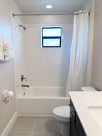 Balmoral Resort-202kb 6 Bedroom Home by RedAwning