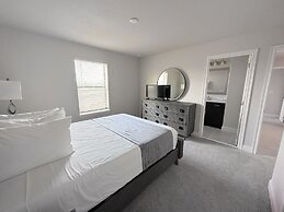 Balmoral Resort-202kb 6 Bedroom Home by RedAwning