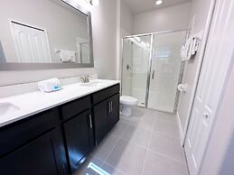 Balmoral Resort-202kb 6 Bedroom Home by RedAwning